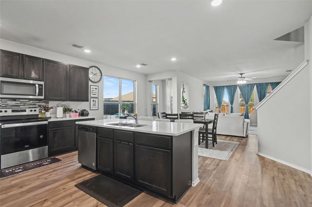 7912 Schooner Drive, Fort Worth, TX 76179