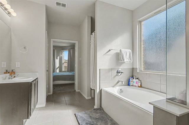 7912 Schooner Drive, Fort Worth, TX 76179