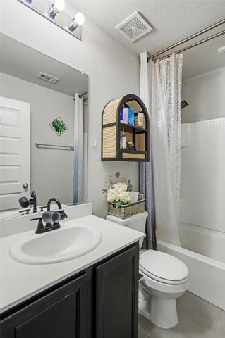 7912 Schooner Drive, Fort Worth, TX 76179