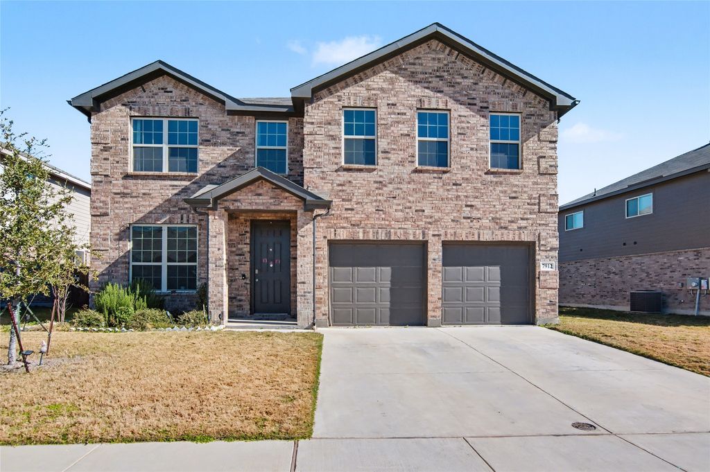 7912 Schooner Drive, Fort Worth, TX 76179