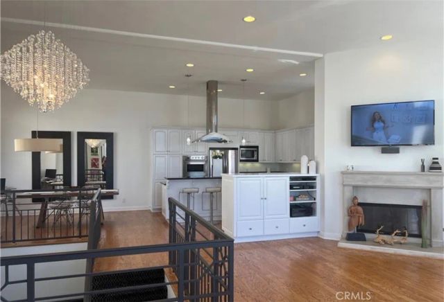703 11th Street, Hermosa Beach, CA 90254