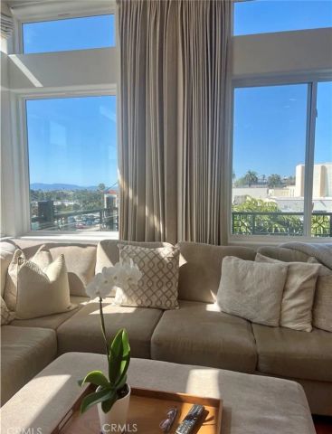 703 11th Street, Hermosa Beach, CA 90254