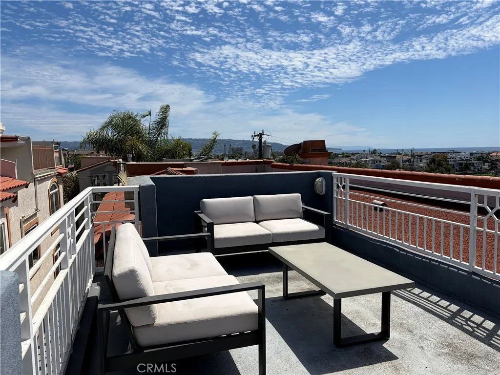 703 11th Street, Hermosa Beach, CA 90254