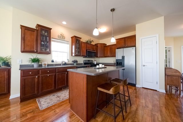 2498 E Turning Leaf Way, Fruitport Twp, MI 49415