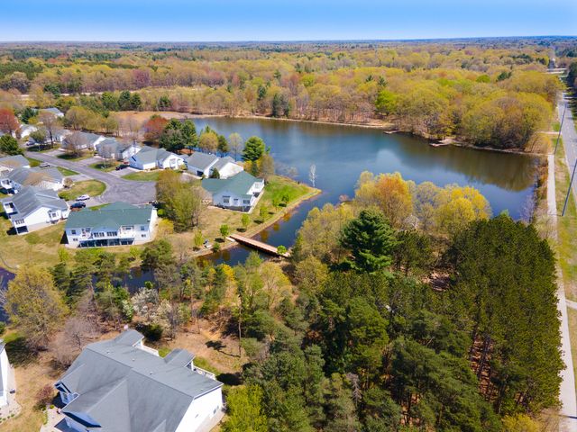 2498 E Turning Leaf Way, Fruitport Twp, MI 49415