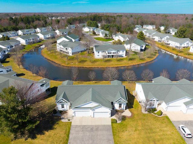 2498 E Turning Leaf Way, Fruitport Twp, MI 49415