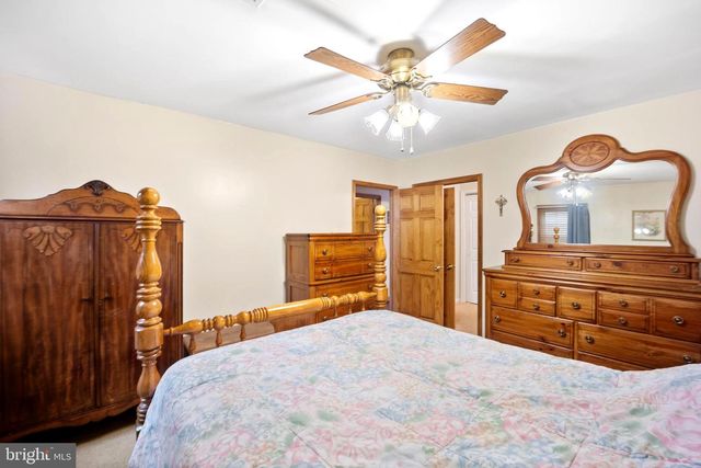 2836 WINDSOR DR, Bensalem, PA 19020