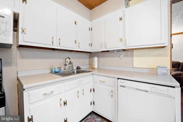 2836 WINDSOR DR, Bensalem, PA 19020