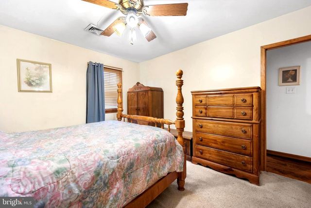 2836 WINDSOR DR, Bensalem, PA 19020