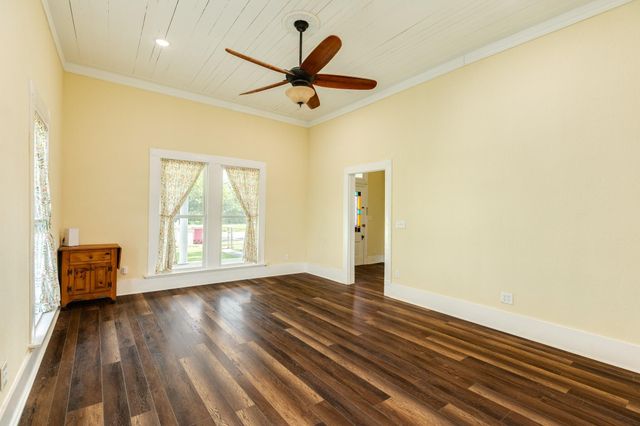 919 N Avenue A, Freeport, TX 77541