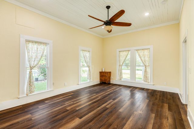 919 N Avenue A, Freeport, TX 77541