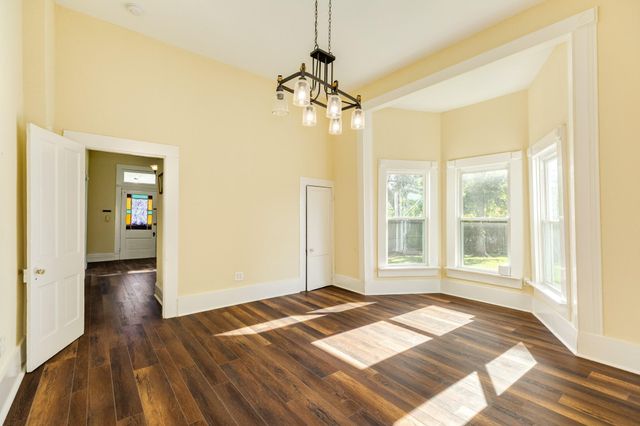 919 N Avenue A, Freeport, TX 77541