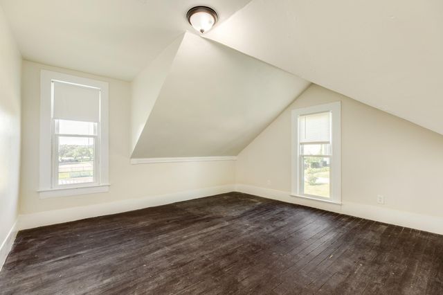 919 N Avenue A, Freeport, TX 77541