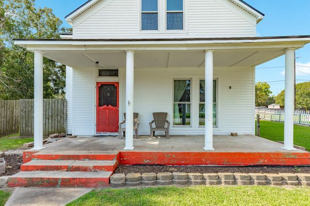 919 N Avenue A, Freeport, TX 77541