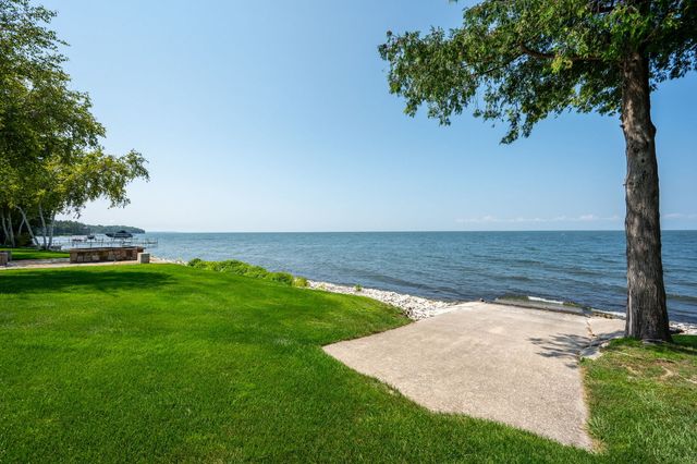 5707 Bay Shore Drive, Sturgeon Bay, WI 54235