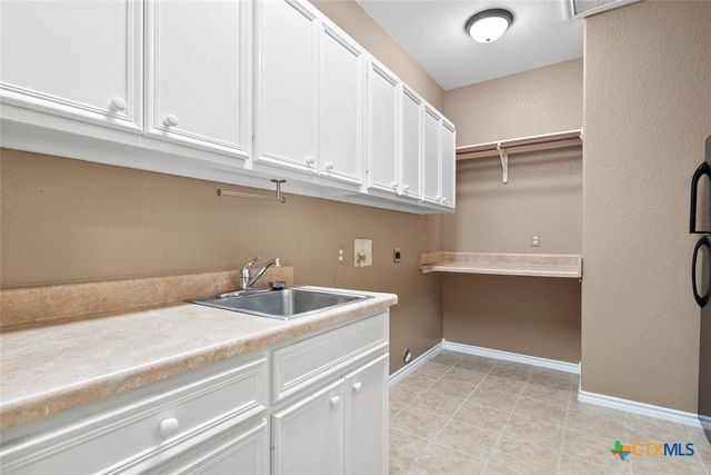 330 Arbors Circle, Elgin, TX 78621