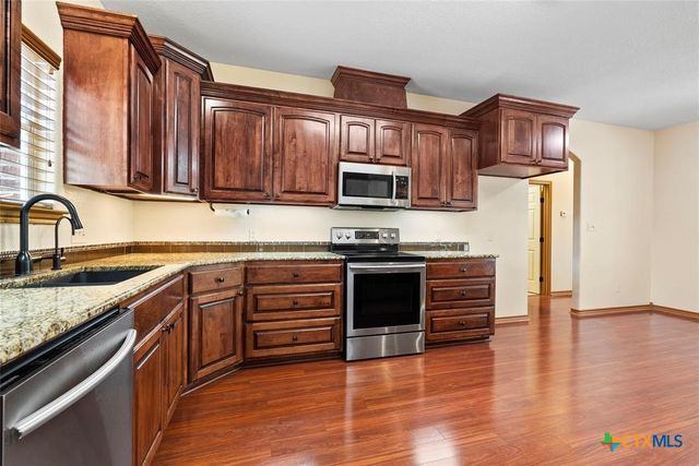 330 Arbors Circle, Elgin, TX 78621