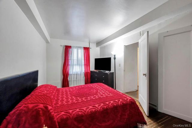 1690 Metropolitan Avenue 1E, Bronx, NY 10462