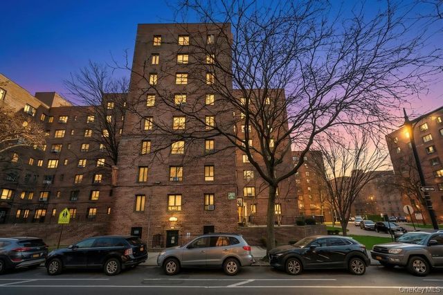 1690 Metropolitan Avenue 1E, Bronx, NY 10462