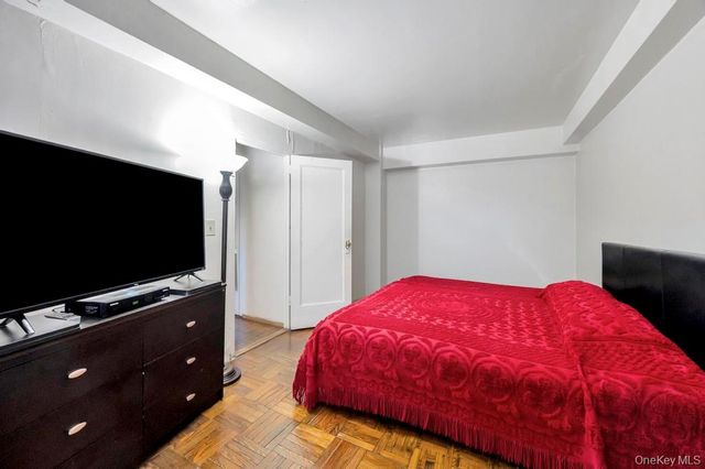 1690 Metropolitan Avenue 1E, Bronx, NY 10462
