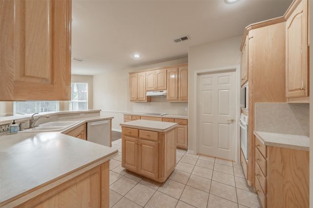 409 Dorcas Lane, Arlington, TX 76013