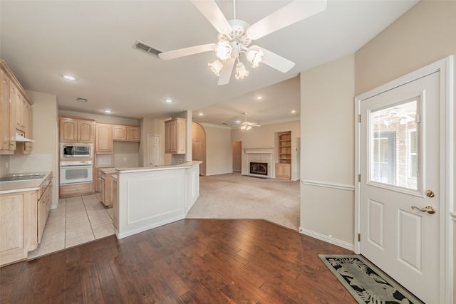 409 Dorcas Lane, Arlington, TX 76013