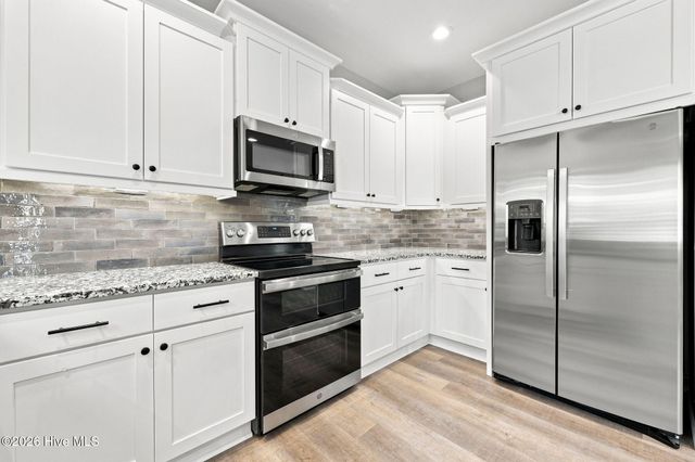 925 Cardinal Place, Vass, NC 28394