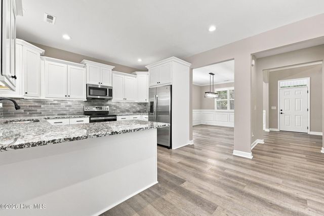 925 Cardinal Place, Vass, NC 28394