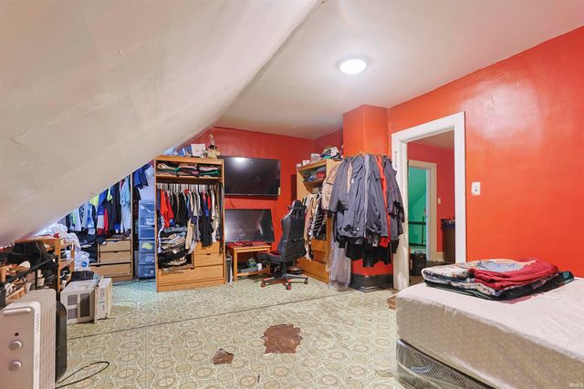 1534 Dunham Street, South Bend, IN 46619