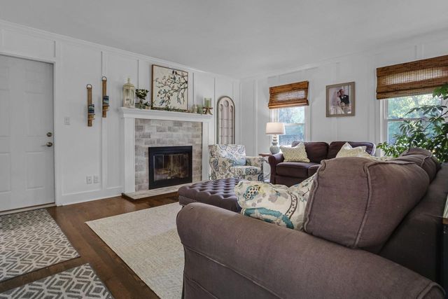 1626 Devonshire DRIVE, Cedarburg, WI 53012