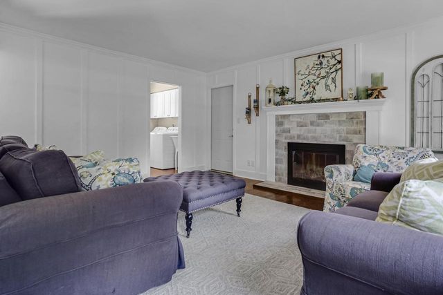 1626 Devonshire DRIVE, Cedarburg, WI 53012