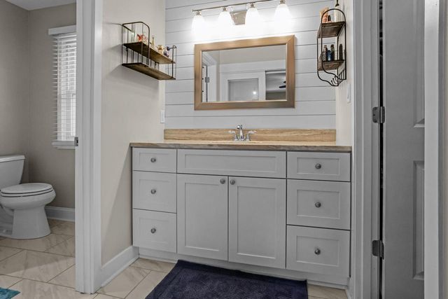 1626 Devonshire DRIVE, Cedarburg, WI 53012