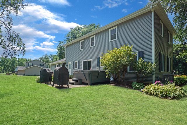 1626 Devonshire DRIVE, Cedarburg, WI 53012