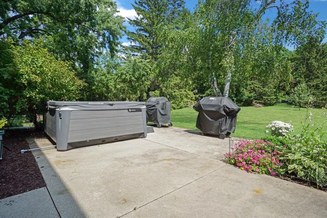1626 Devonshire DRIVE, Cedarburg, WI 53012