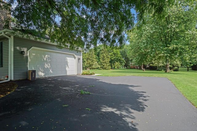 1626 Devonshire DRIVE, Cedarburg, WI 53012