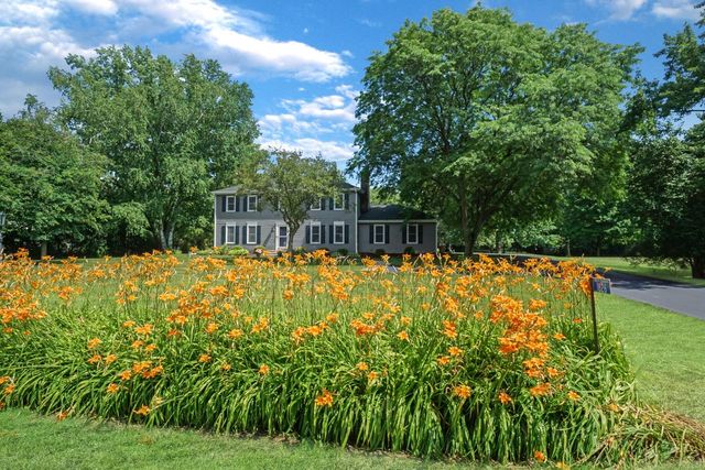 1626 Devonshire DRIVE, Cedarburg, WI 53012