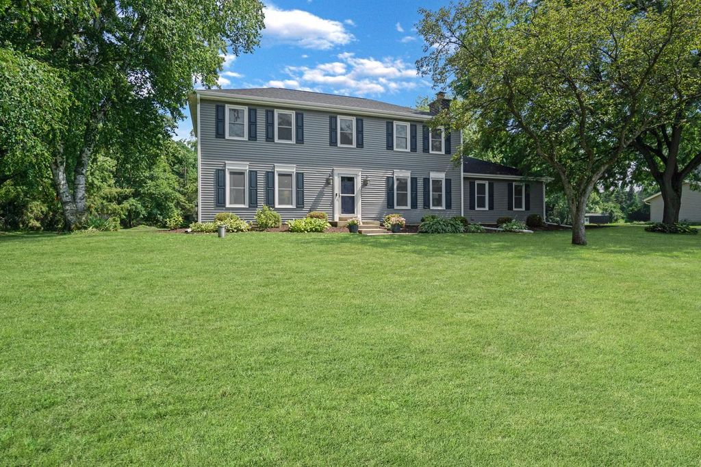 1626 Devonshire DRIVE, Cedarburg, WI 53012