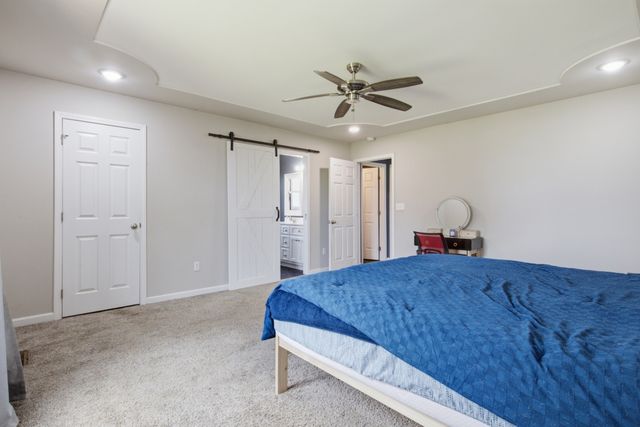 450 N Point Dr, Summertown, TN 38483
