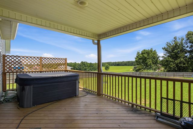 450 N Point Dr, Summertown, TN 38483
