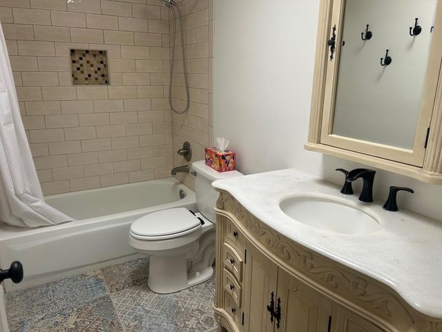 9554 E Fairway Boulevard, Sun Lakes, AZ 85248