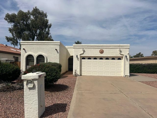 9554 E Fairway Boulevard, Sun Lakes, AZ 85248