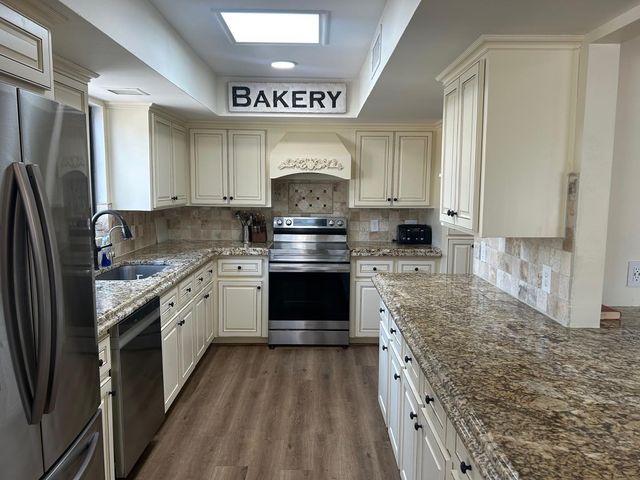9554 E Fairway Boulevard, Sun Lakes, AZ 85248