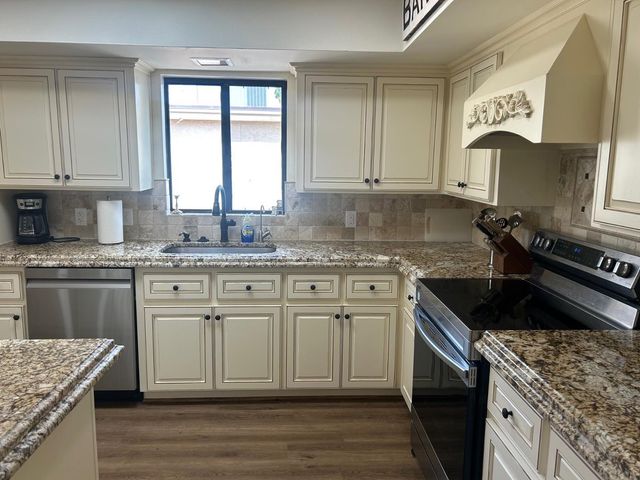 9554 E Fairway Boulevard, Sun Lakes, AZ 85248