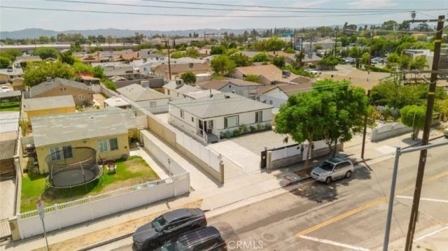 10826 Roscoe Boulevard, Sun Valley, CA 91352