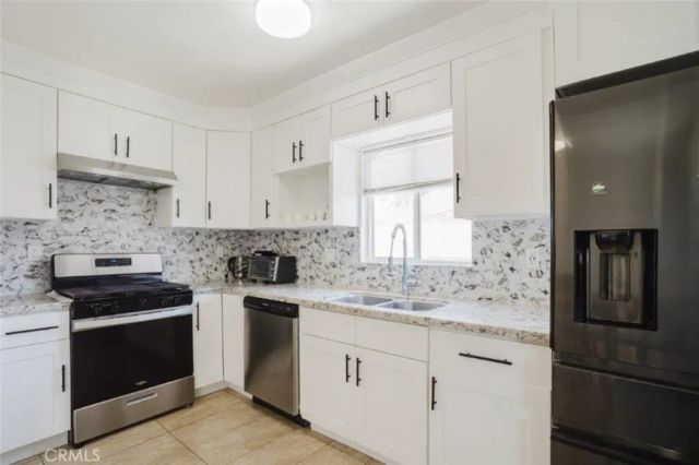 10826 Roscoe Boulevard, Sun Valley, CA 91352
