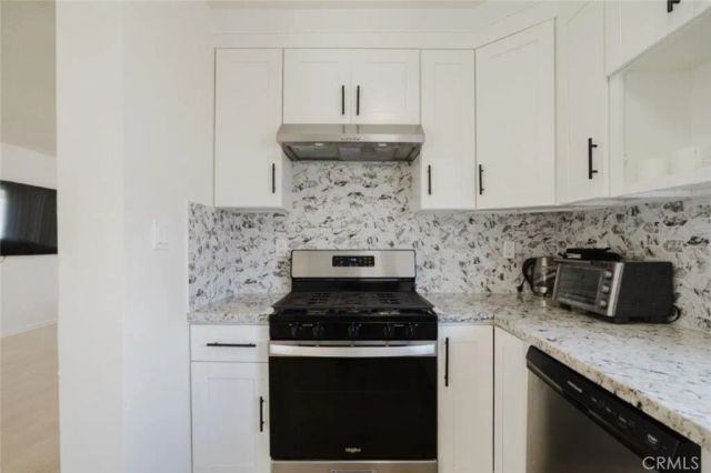 10826 Roscoe Boulevard, Sun Valley, CA 91352