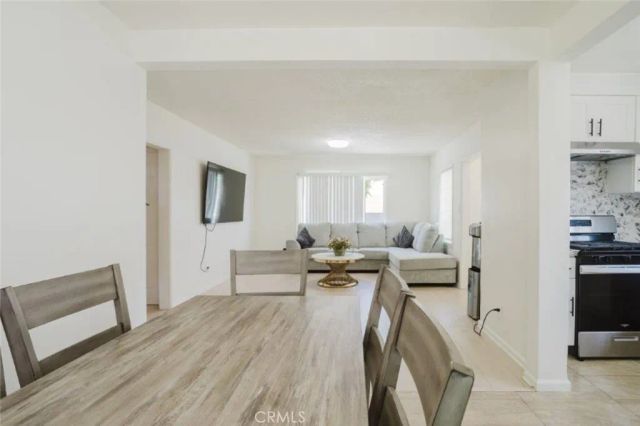 10826 Roscoe Boulevard, Sun Valley, CA 91352