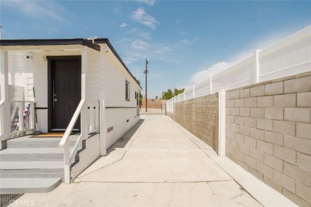 10826 Roscoe Boulevard, Sun Valley, CA 91352
