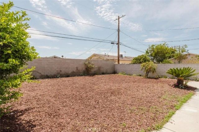 10826 Roscoe Boulevard, Sun Valley, CA 91352