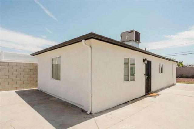 10826 Roscoe Boulevard, Sun Valley, CA 91352
